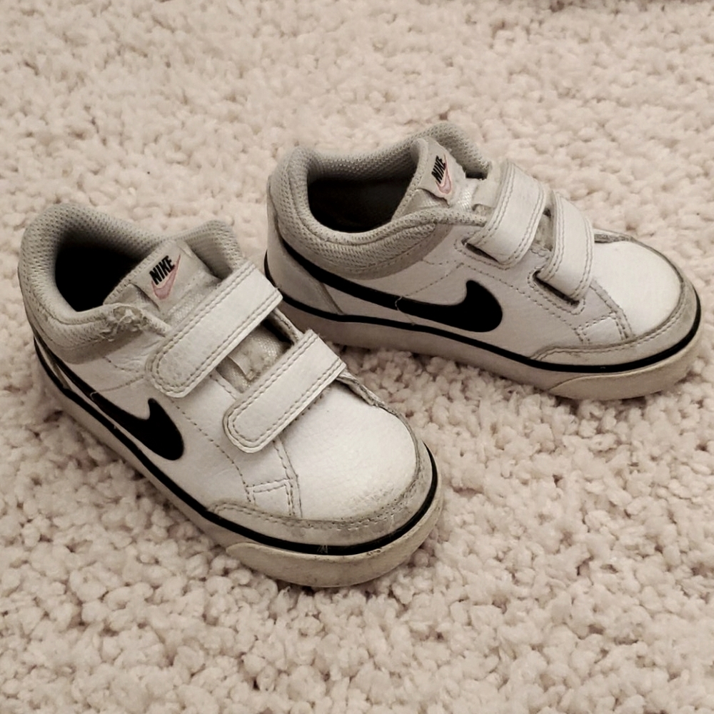 NIKE size 8C